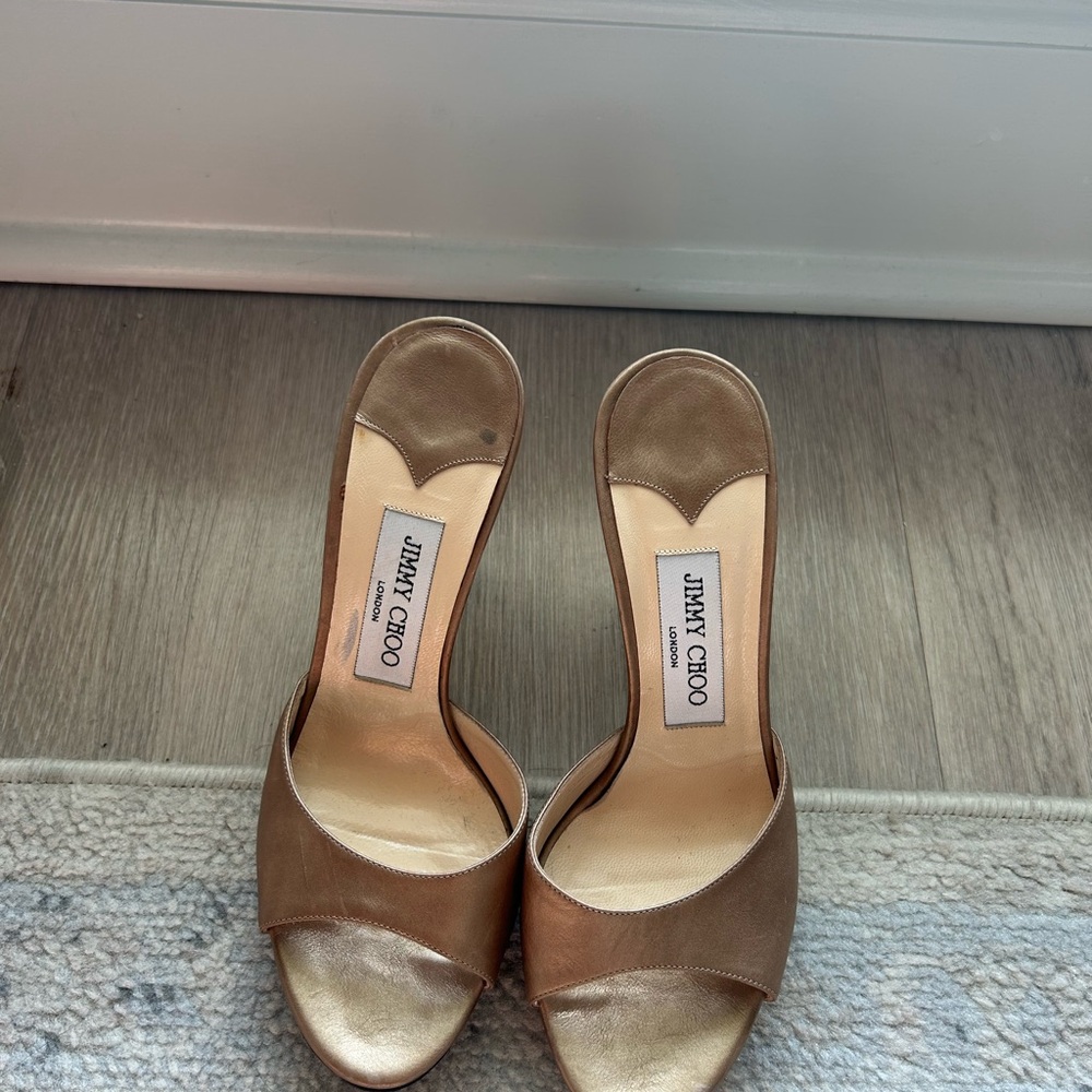 Jimmy Choo Gold Heels Elegant Metallic Design